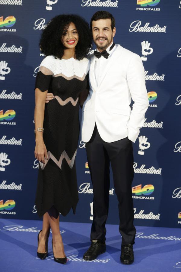 De nuevo una compañera de set cautivó al guapo actor. Fue durante el rodaje de `Palmeras en la nieve´ que tuvo lugar en Gran Canaria. Allí, Mario se dejó ver en compañía de Berta Vázquez, la que se convertiría en su pareja durante cerca de dos años, y con la que llegó a compartir techo. Cuentan las malas lenguas, que cuando conoció a Berta, Mario aún no había terminado con María, pero eso, jamás se pudo confirmar. Como tampoco sabremos si tenían razón los rumores que apuntaron a que los celos de Berta fueron los que terminaron con su historia.