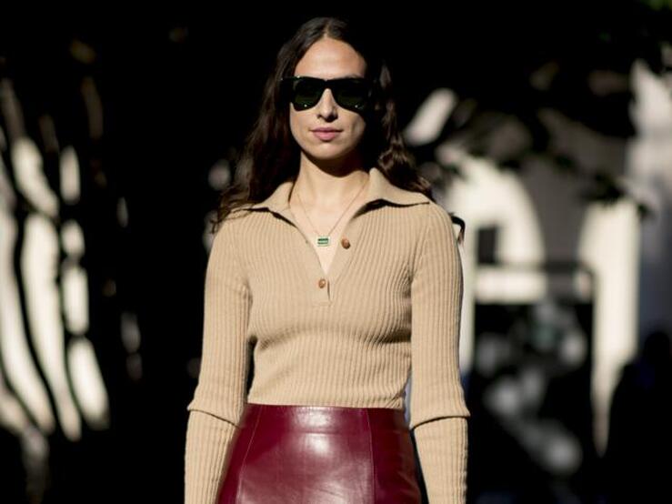 Fotos: 10 polos low cost para unirte al nuevo básico tendencia que arrasa en el street style