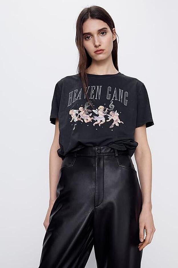 La camiseta, en el catálogo de Zara.