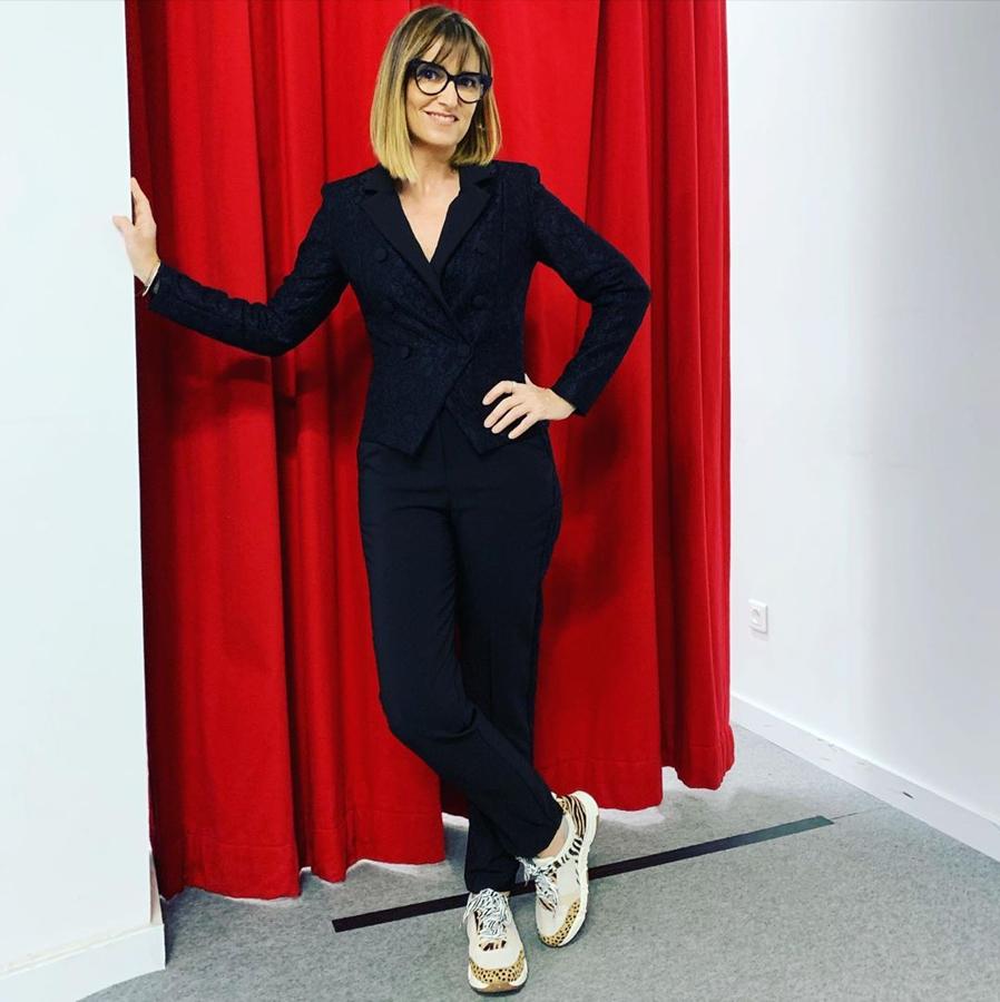 El día de su cumpleaños apostó por algo un poco más especial, ¡un traje cruzado sin nada debajo! Muy sexy pero sin renunciar a su estilo.