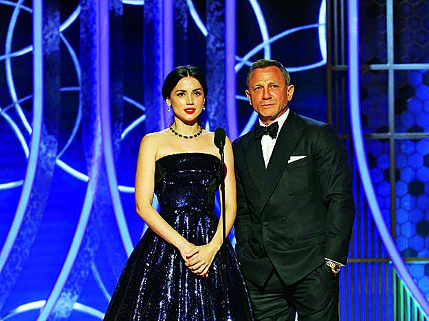 Ana de Armas junto a Daniel Craig en los Globos de Oro de este año
