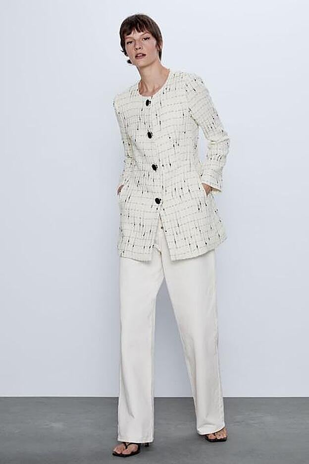 Levita Tweed de Zara. (29,99 euros).