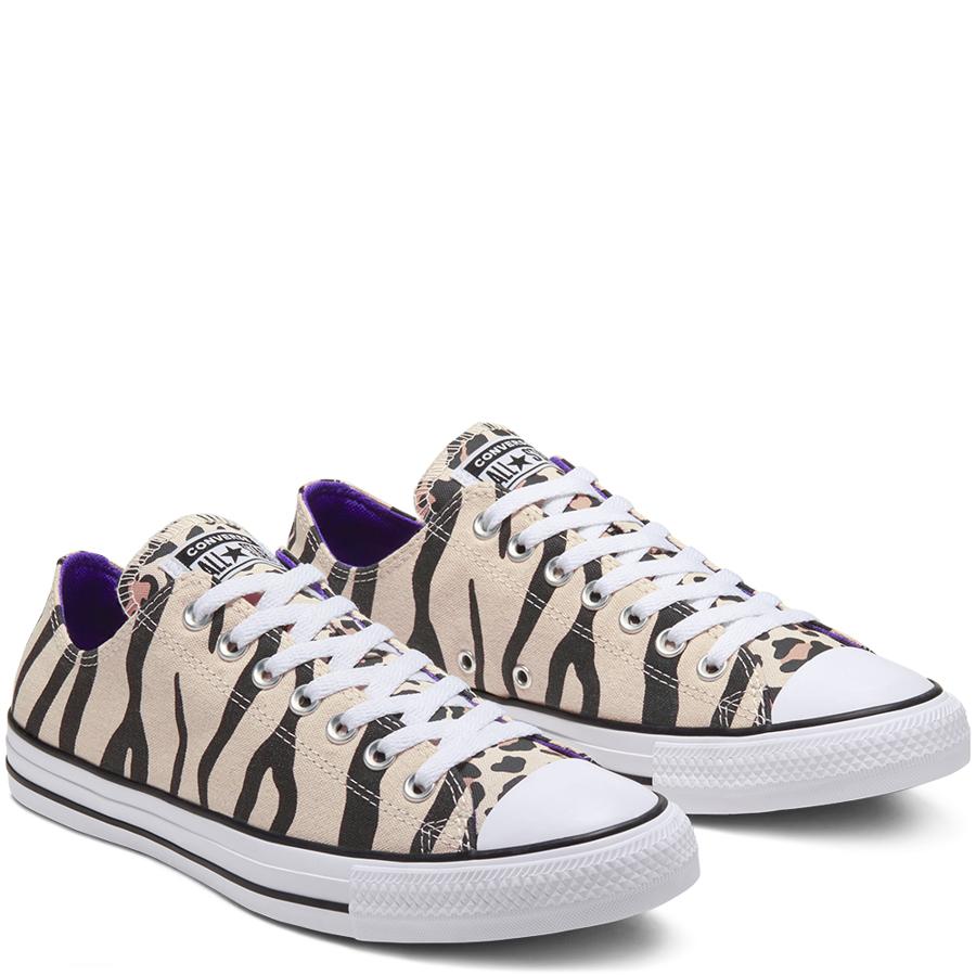 Con exterior en cebra y lengüeta en leopardo, estas zapatillas bajas  cuestan 65 euros  y están disponibles entre los números 35 y 48.