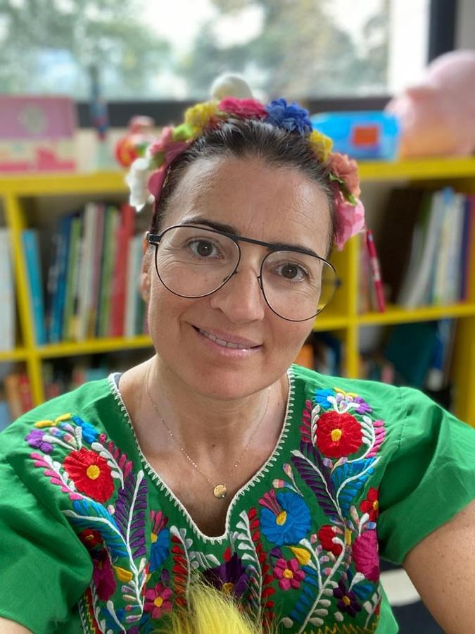 "Yo no voy a parar. Además de participar en el programa de Andreu (Buenafuente), voy a grabar con Toni Acosta nuestro programa El grupo desde casa. Y estoy escribiendo una novelita para niños que presentaré muy pronto. Así que tengo demasiadas cosas", nos cuenta Silvia Abril sobre este aislamiento al que estamos obligados por el coronavirus.