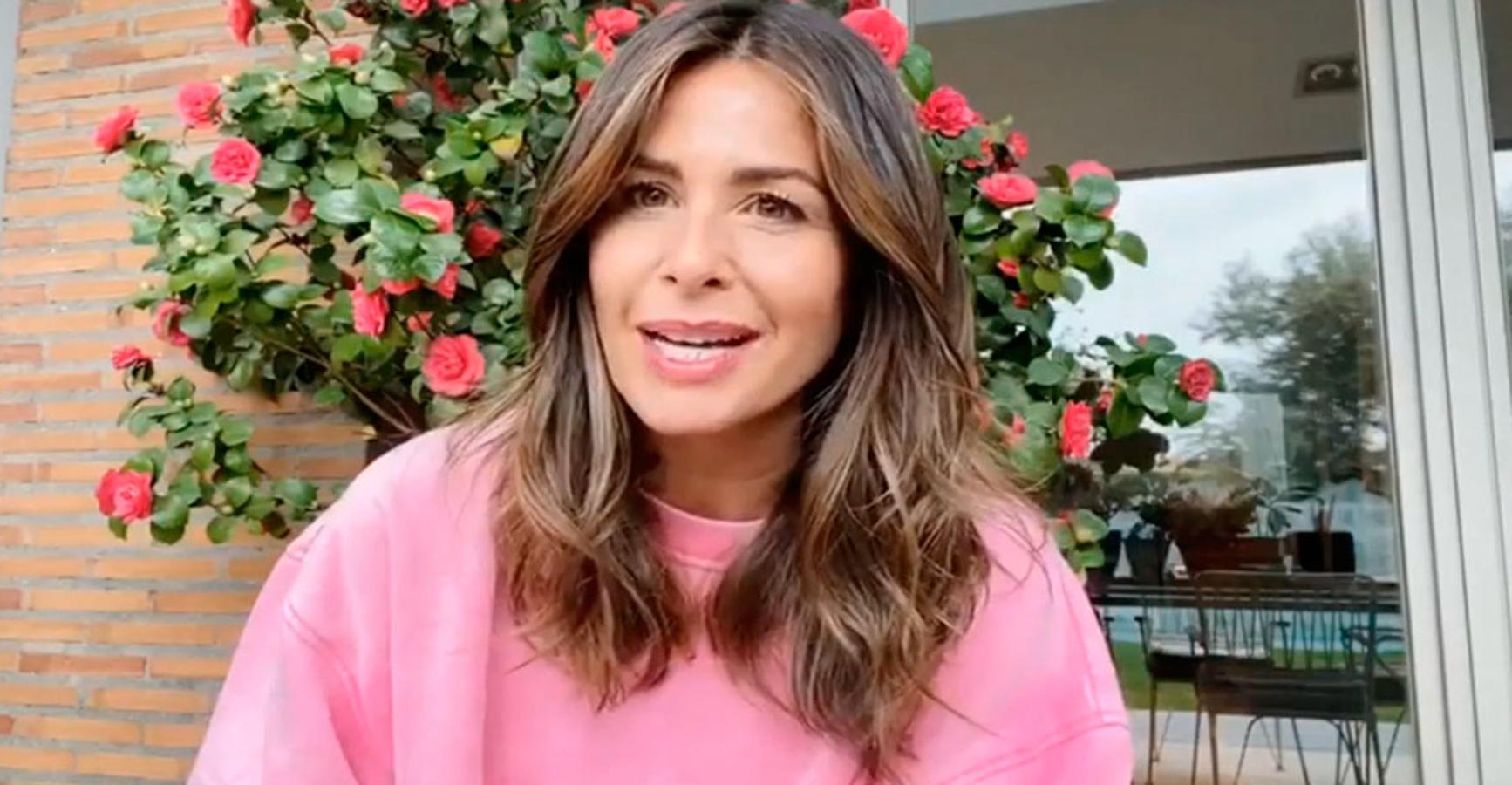 La presentadora Nuria Roca nos da un consejo para sobrellevar mejor el aislamiento: "Es necesario mantener el sentido del humor y tener una actitud positiva estos días". Su mensaje completo,  pinchando en este link .