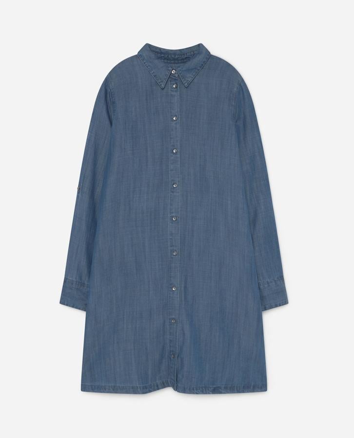 De manga larga y con botones. Este vestido camisero denim está disponible en azul o en negro y en ambos colores aún quedan las tallas S, M y L. Aunque con un precio de 14,99 euros, estamos seguros de que no tardarán en volar.