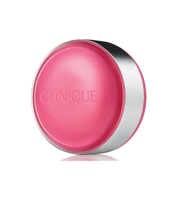 Un tratamiento dos en uno inspirado en los dulces de coco que trabaja para suavizar y añadir un toque de color a tus labios. Su suave exfoliante de azúcar mezcla una infusión de aceite de semilla de jojoba, manteca de karité y extracto de hoja de aloe. Su uso refina los labios, y su bálsamo tintado acondiciona y humedece su superficie. Los tienes en cinco tonos. (25 €).