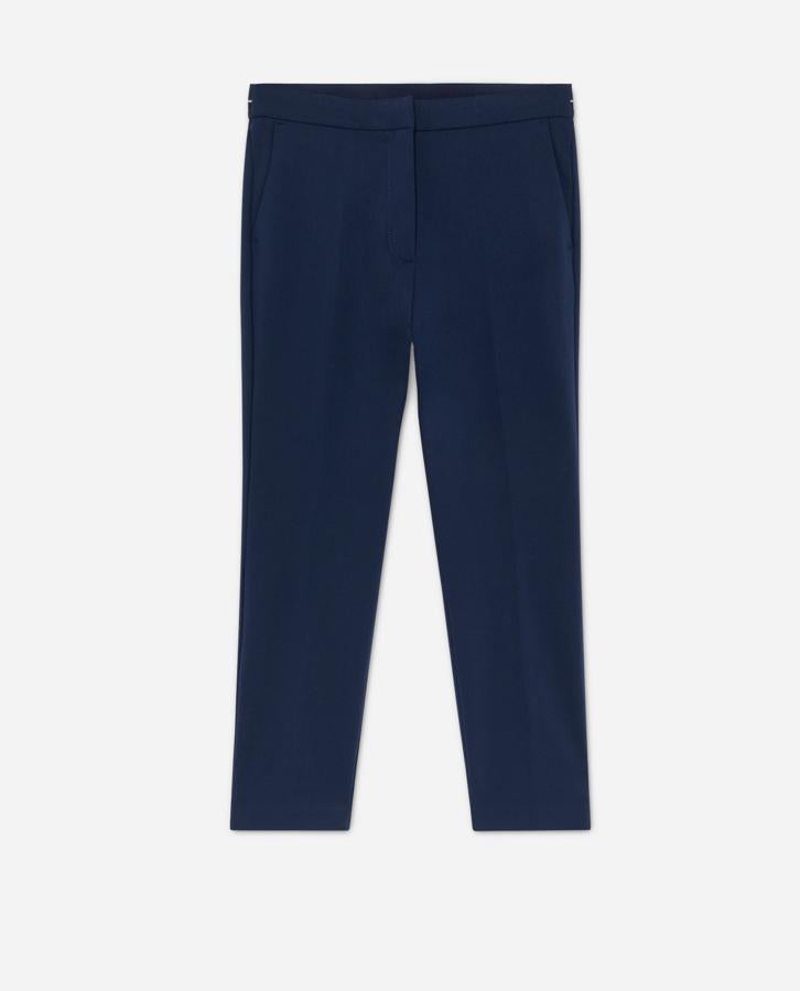 Un pantalón recto y bonito, ¡pero cómodo! Nos encanta esta idea de Lefties de pantalón con cintura elástica en varios colores como rojo, rosa, blanco, beige, negro... Nos quedamos con este azul vivo que nos ha encantado (14,99€).