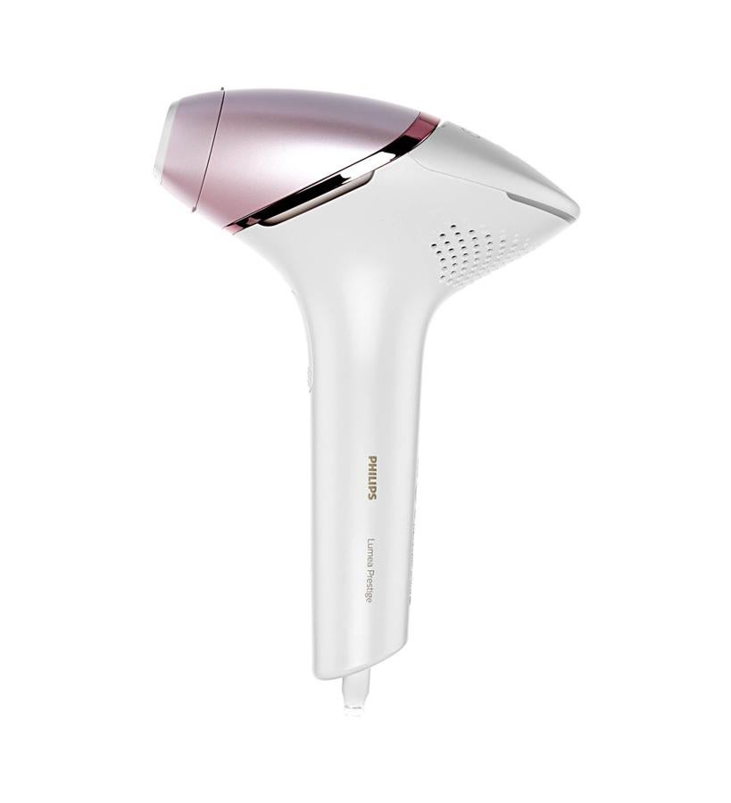 Eficaz y seguro de usar en una amplia variedad de tipos de vello y piel, incluso en vellos rubios oscuros, castaños y negros (de color natural) y en tonos de piel que van desde el muy blanco al marrón oscuro. Como tanto el vello como las curvas pueden variar en las diferentes partes del cuerpo, esta depiladora IPL cuenta con cuatro accesorios curvos inteligentes que se adaptan a cada zona del cuerpo para un resultado eficaz y duradero en cara, axilas, bikini y cuerpo.  Lumea Prestige de Philips  (543,99 €).