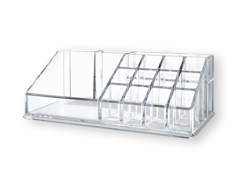 Transparente y con el espacio junto para organizar lo esencial. (3,50 euros en Lidl).