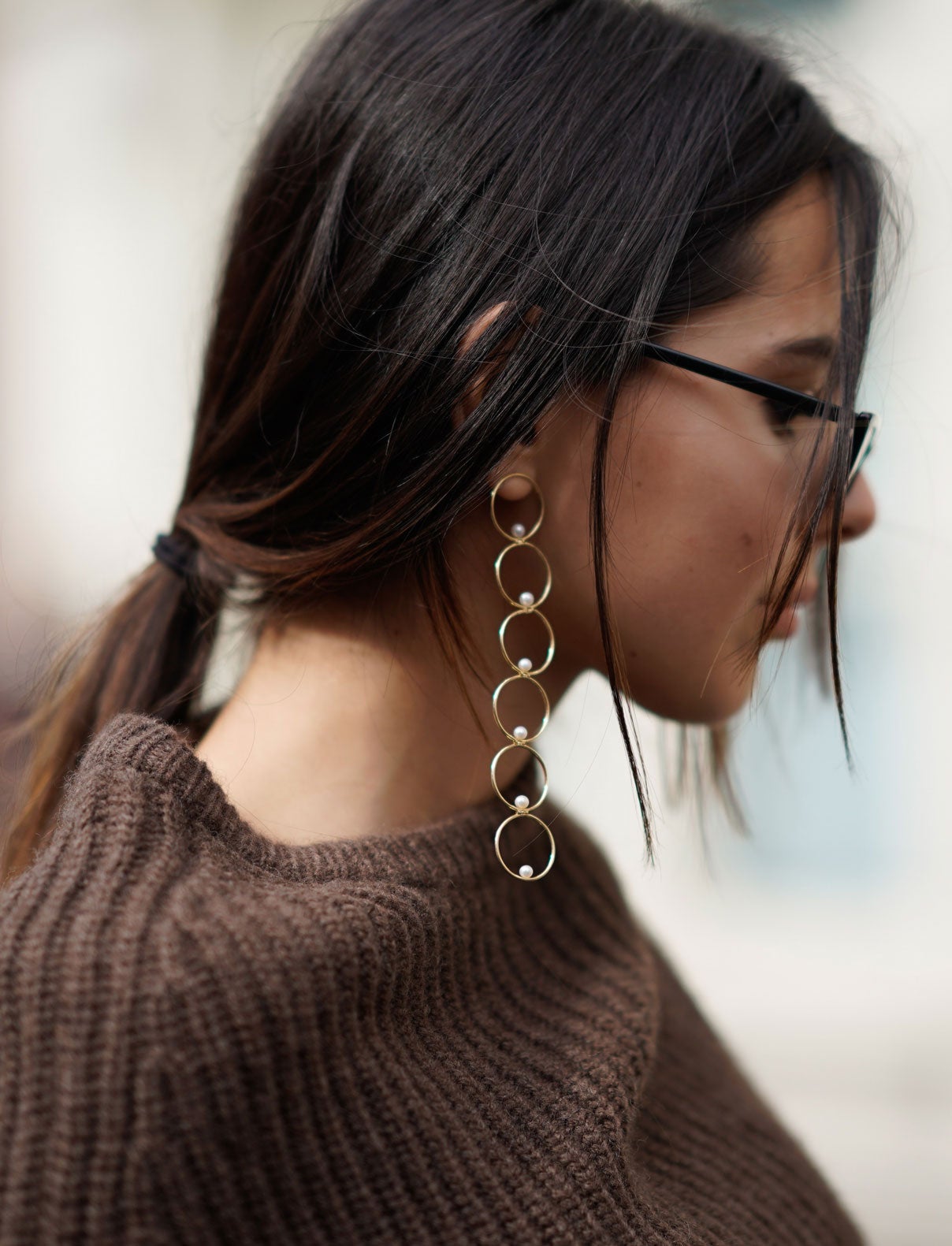 Messy ponytail, la más cómoda y la más fácil de hacer con tan solo una goma para el pelo. ¡Cuanto más despeinada mejor!