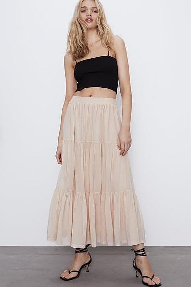 Esta es la opción que hemos encontrado en Zara para copiar el look de Alba Carrillo mucho más barato.