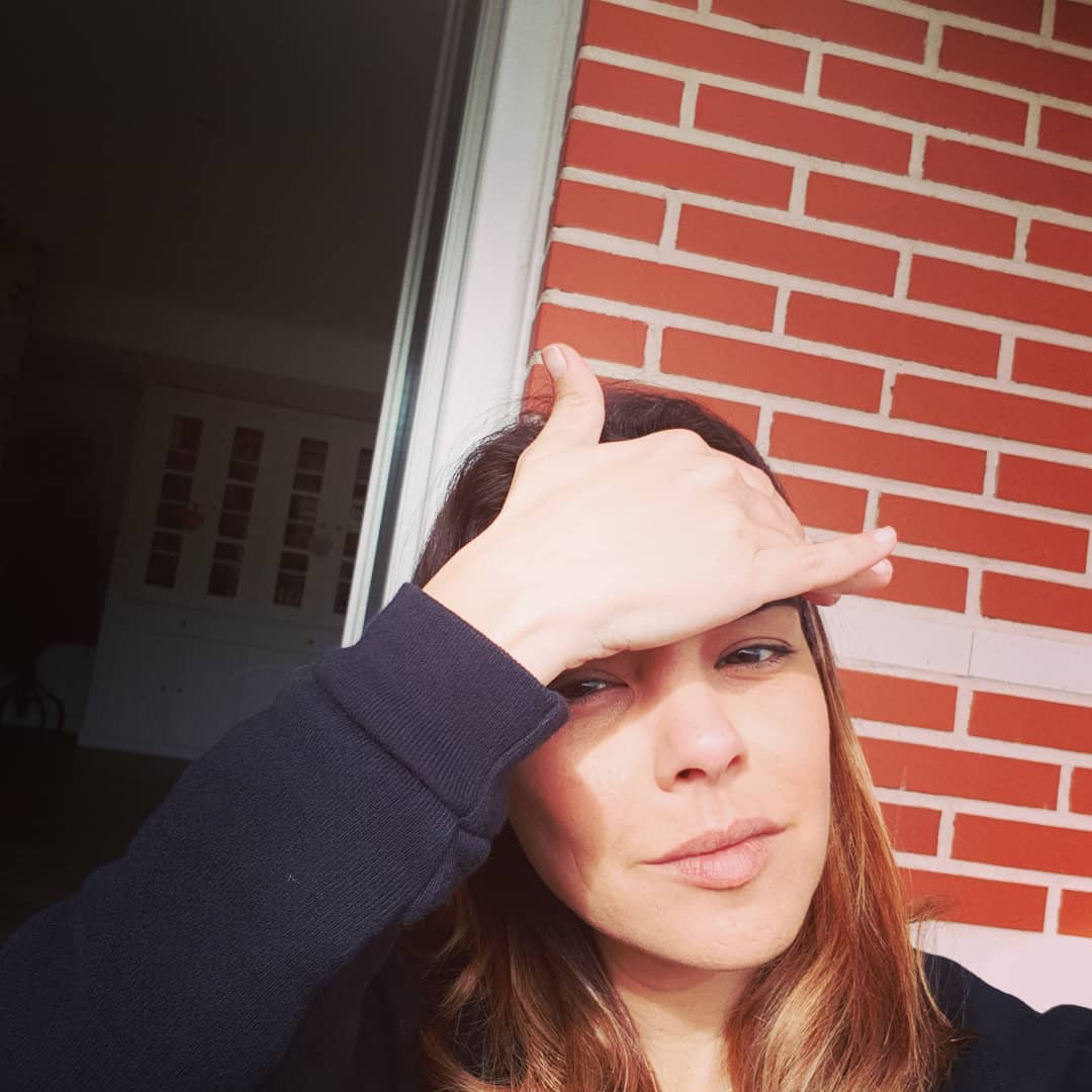 Chenoa ha sido otra de las famosas que se han atrevido a compartir su piel sin maquillaje a pesar de tenernos acostumbrados a verla perfectamente maquillada para sus apariciones en televisión. Este es el resultado.