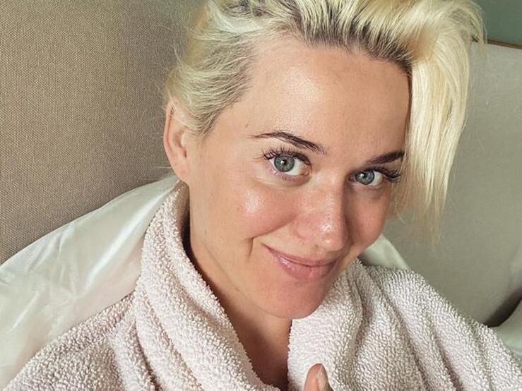 Fotos: De Katy Perry (irreconocible) a Julia Roberts: los mejores selfies de las famosas sin maquillaje en Instagram durante la cuarentena