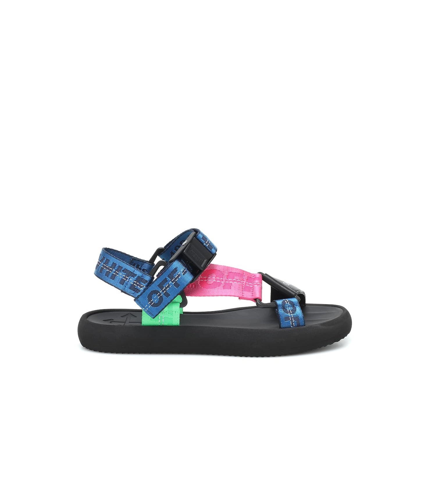 La logomanía cobra vida con estas sandalias ugly de Off-White tricolor. Un diseño práctico, cómodo y funcional. (465 euros).