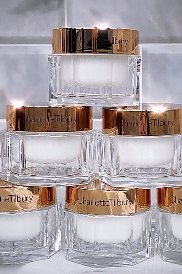 Charlotte Tilbury Magic Cream es perfecta como primer preparatorio antes del maquillaje.