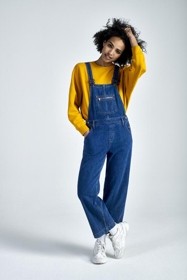 Una reinterpretación de los archivos de la firma con patrón de pierna más suelto, de Lee (129,95 €).