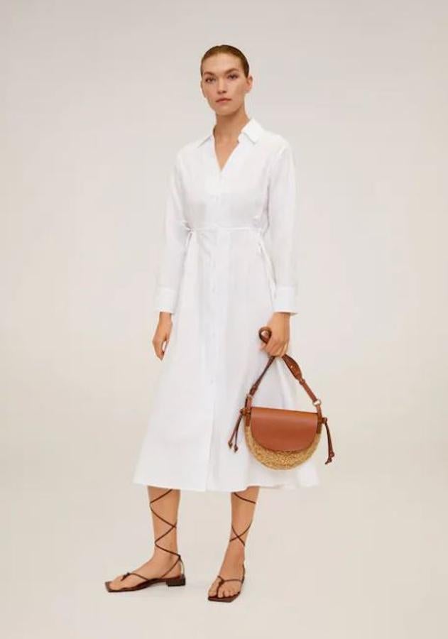 Vestido midi de estilo camisero con falda acampanada de Mango (39,99 euros).