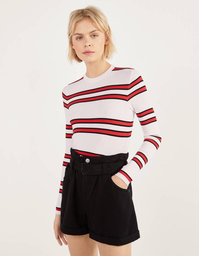 Jersey de rayas marineras. De Bershka, (7,79 euros).