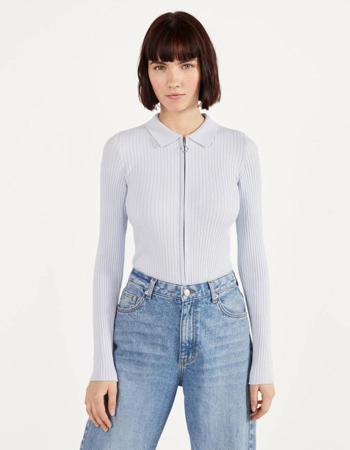 Jersey con cremallera. De Bershka, (9,59 euros).