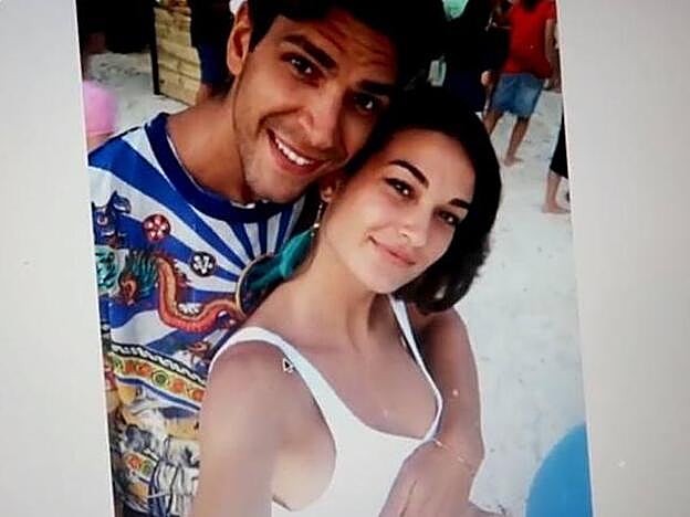 Una de las imágenes de la luna de miel de Diego Matamoros y Estela Grande.