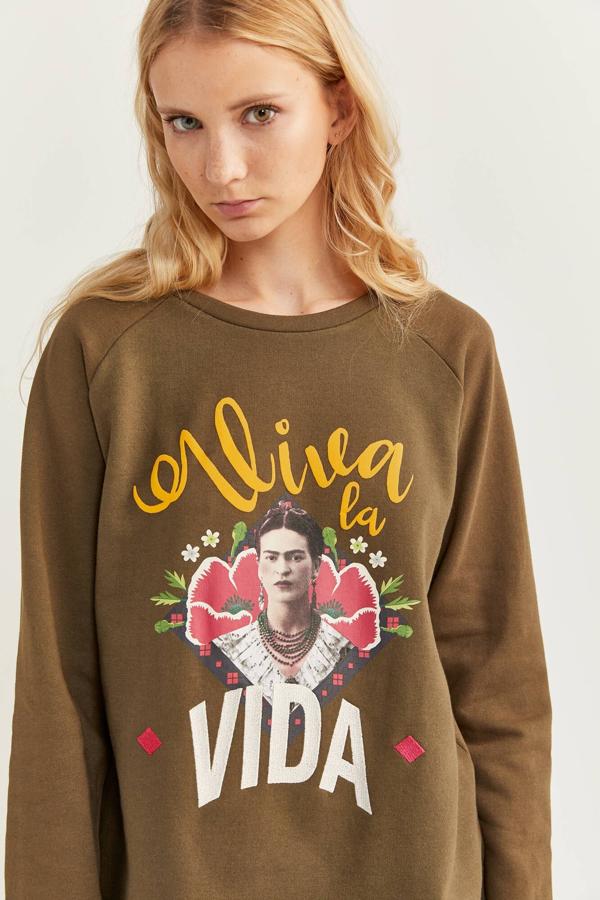 Sudadera verde musgo con dibujos, (12,99 euros).