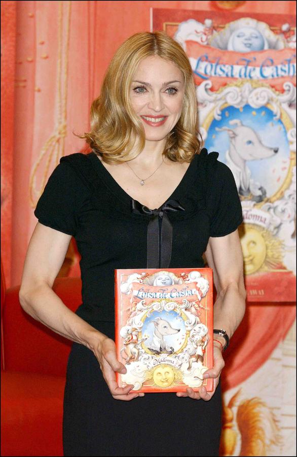 Tratando de vender una idílica existencia como dama inglesa, Madonna publicó una serie de libros infantiles escritos por ella misma bajo la consigna de la ideología de la Kaballah.