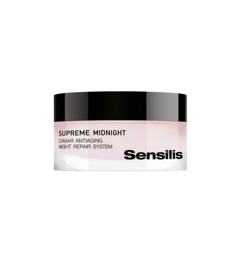 Su formulación contiene extracto de caviar y longlife-cel, un complejo que intensifica las funciones celulares nocturnas potenciando la longevidad celular y regenerando la piel en profundidad. Perfecta para pieles normales y/o secas.  Supreme Midnight de Sensilis  (45 €).