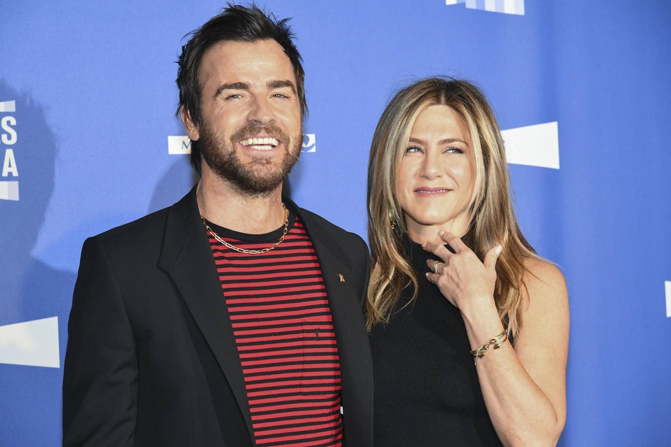 Jennifer Aniston es de esas 'celebs' que debe tener un 'algo' que provoca que todos sus exmaridos acaben por suplicarle amistad. Uno de los casos lo tenemos en Justin Theroux, con quien estuvo casada entre 2015 y 2018 y que, ahora, es una imprescindible en sus fiestas de cumpleaños.