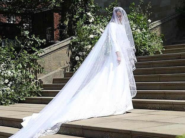 Meghan Markle a la entrada de la capilla de San Jorge en el castillo de Windsor el día de su boda, el 19 de mayo de 2018.