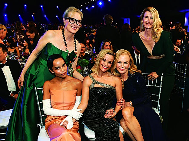 En los últimos premios del Sindicato de Actores rodeada por el reparto de Big little lies: Zoe Kravitz, Meryl Streep, Nicole Kidman y Laura Dern.