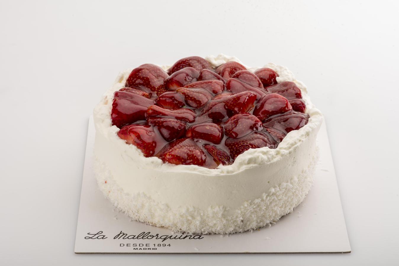 Todos los años merendáis en La Mallorquina como tradición inquebrantable. Este año no podrá ser, pero su tarta favorita puede llegar a casa. ¿Cómo? Puedes pedirla en la web de la Mallorquina o a través de la app Glovo.