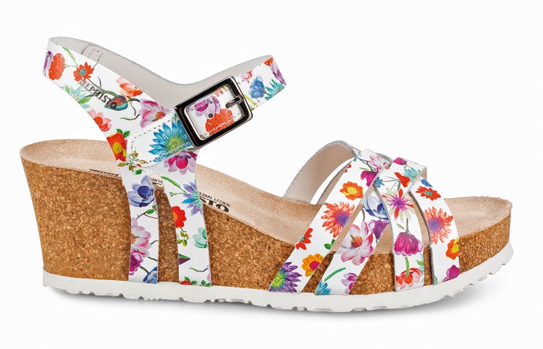 Sandalias de cuña, de Mephisto (119 €).