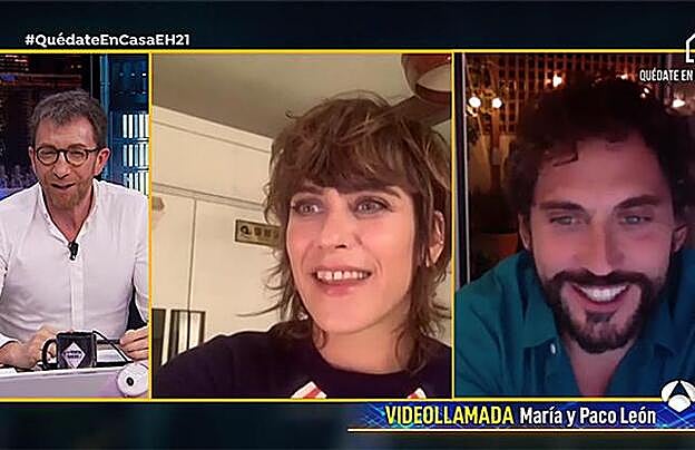 María y Paco León durante la videollamada en 'El Hormiguero'.