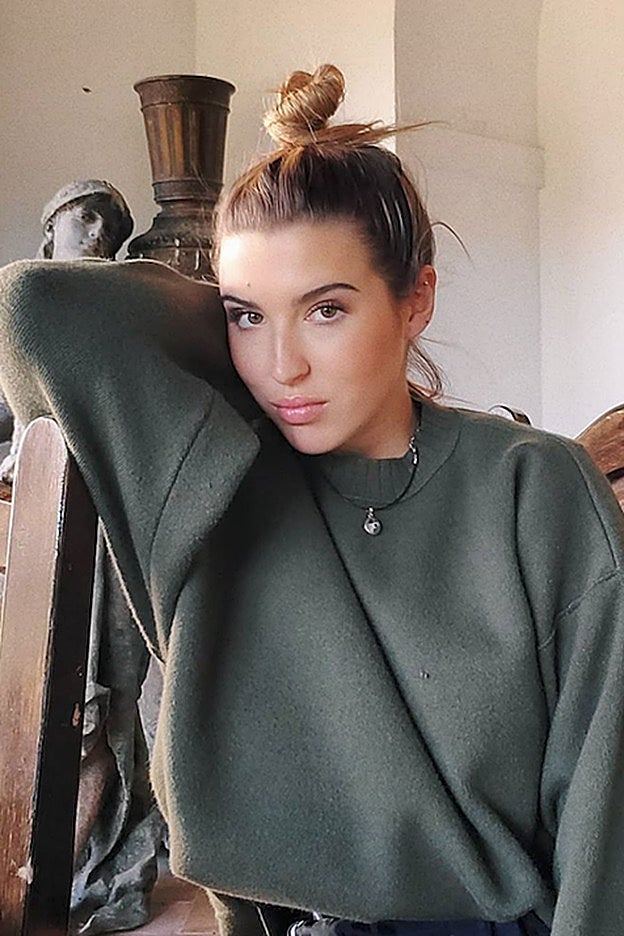 Alba Díaz es una adicta total a los peinados con coleta tirante: le quedan fantásticos.