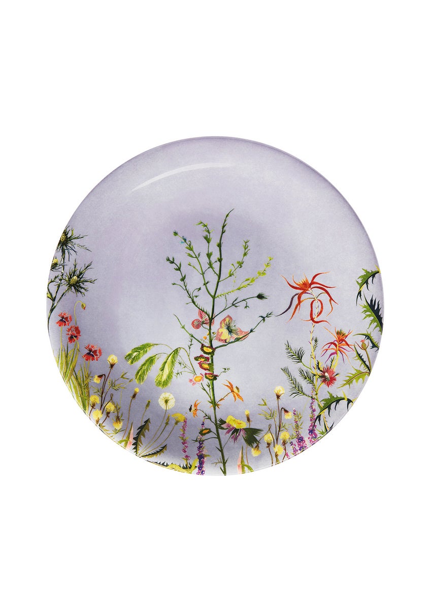 Platos Dior Gardens (llano en malva, 110 €; de postre, 95 €,), de Dior Maison.