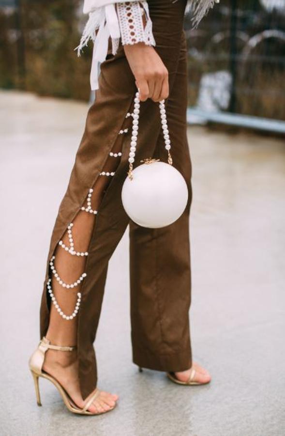 Si lo que más te gusta en este mundo son las perlas, este bolso es para ti. ¡Es una perla gigante!