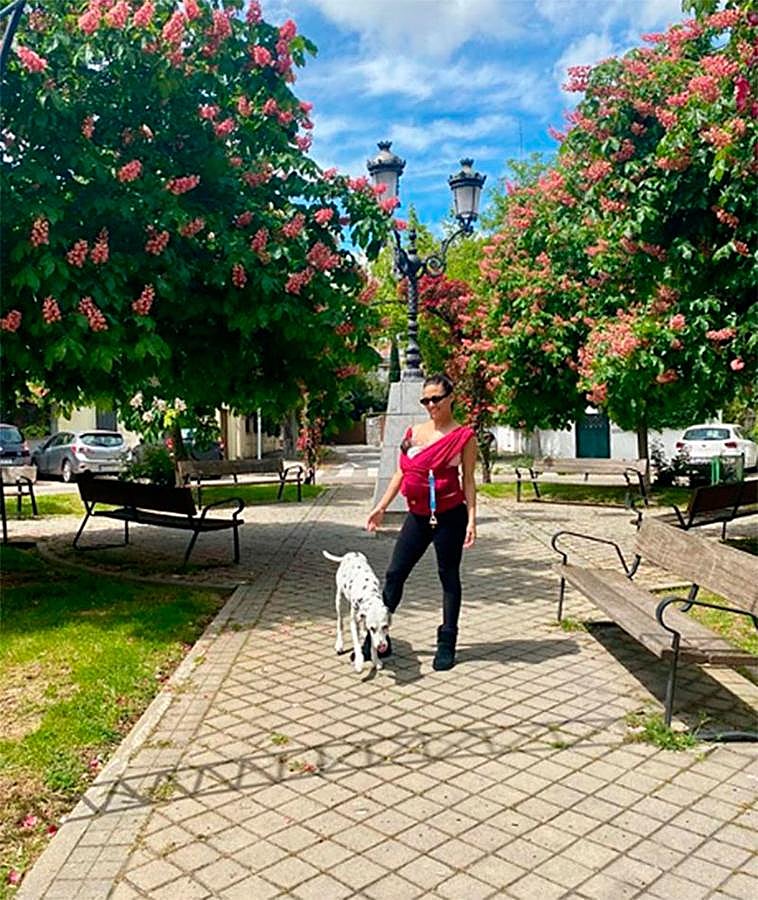 La actriz Elisa Mouliáa daba a luz a Sienna en pleno confinamiento, el 21 de abril. Este domingo celebrarán juntas su primer Día de la Madre.