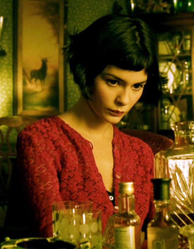 La actriz Audrey Tautou pasará a la historia por su brillante interpretación en 'Amélie' (2001) reforzada por uno de los cortes de pelo más destacados del cine. Un microbob muy francés que solo las chicas con más rollazo sin miedo al pelo corto serán capaces de llevar.