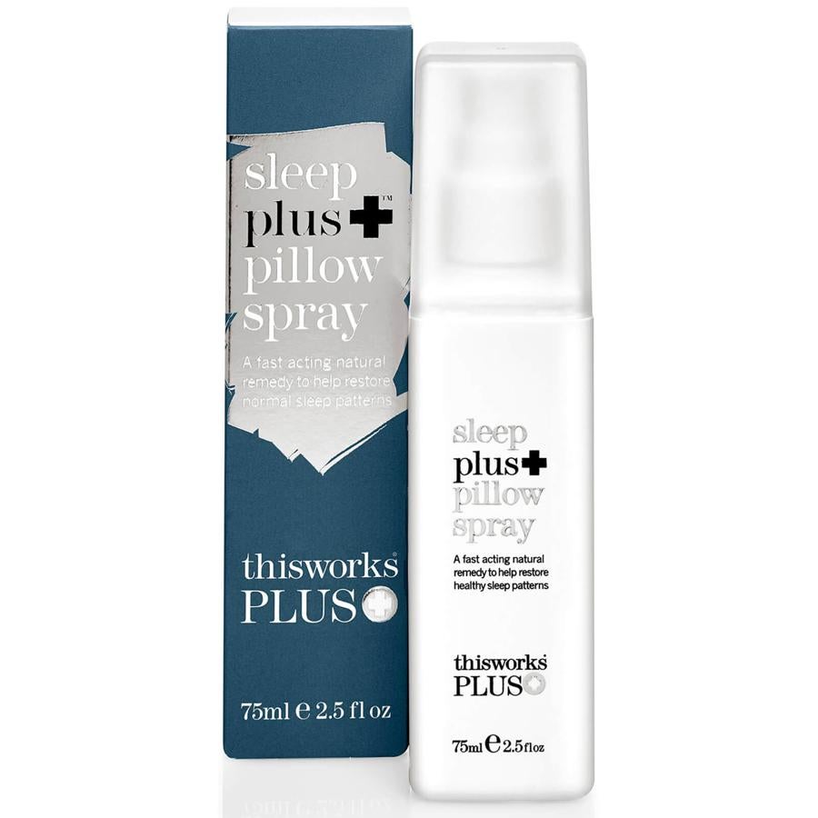 Sleep Plus Pillow Spray es una bruma para la almohada, (32,95 euros) que ayuda a restablacer los patrones de sueño para que vuelvas a descansar como es debido. Con lavanda, vetiver y camomila, se trata de un aroma relajante que te ayudará a conciliar el sueño, pero más importante, a descansar toda la noche.