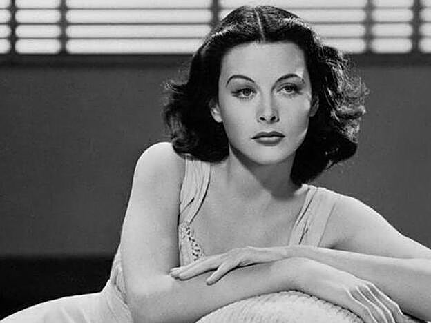 Hedy Lamarr estaba más interesada por la ingeniería que por el cine, de ahí quizá que rechazara participar en "Casablanca"..