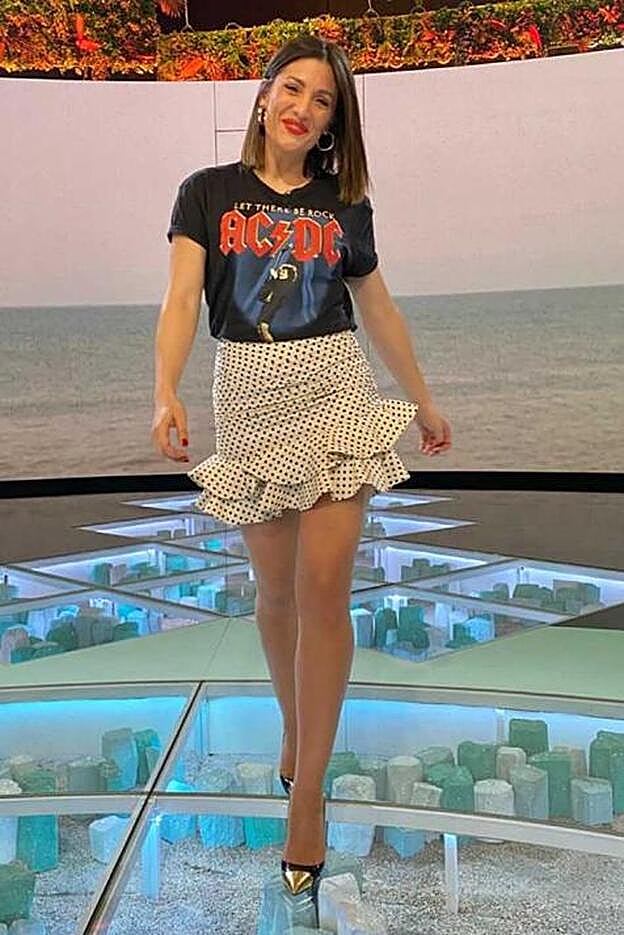 La presentadora, con su último look televisivo.