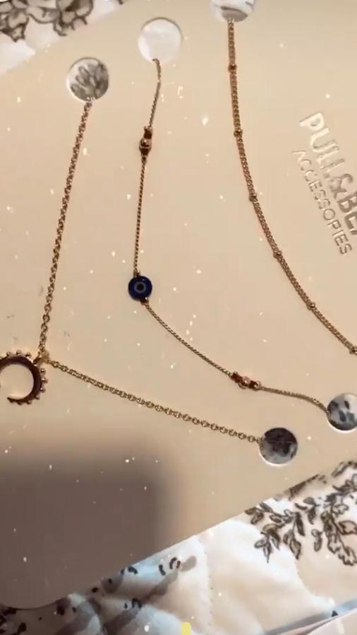 A su compra, Rocío añadió este pack de collares que confesó que le gustó para usar todos juntos (7,99 euros).