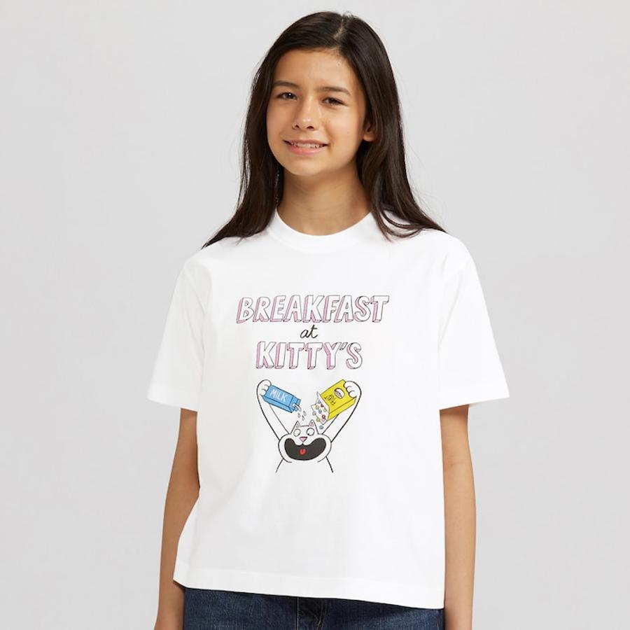 Uno de los dibujos más amplios y más simpáticos es el de esta camiseta blanca, con un glotón gatito como protagonista principal. Cuesta 14,90 euros y está disponible entre las tallas XXS y XXL.