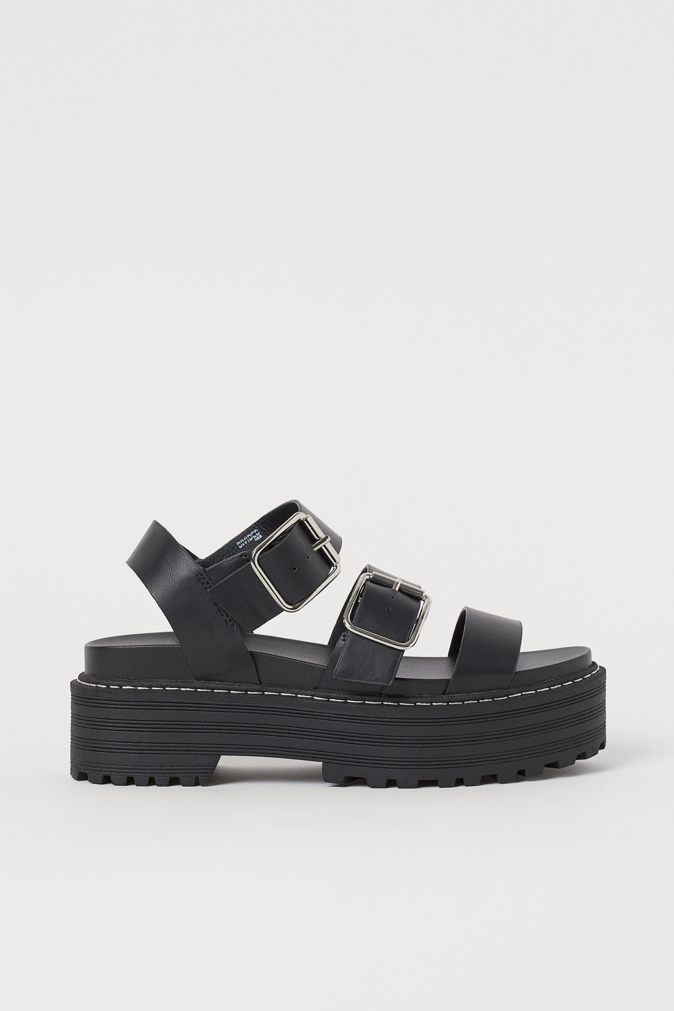 Sandalias con plataforma y tiras estilo chunky. De H&M. (29,99 euros).