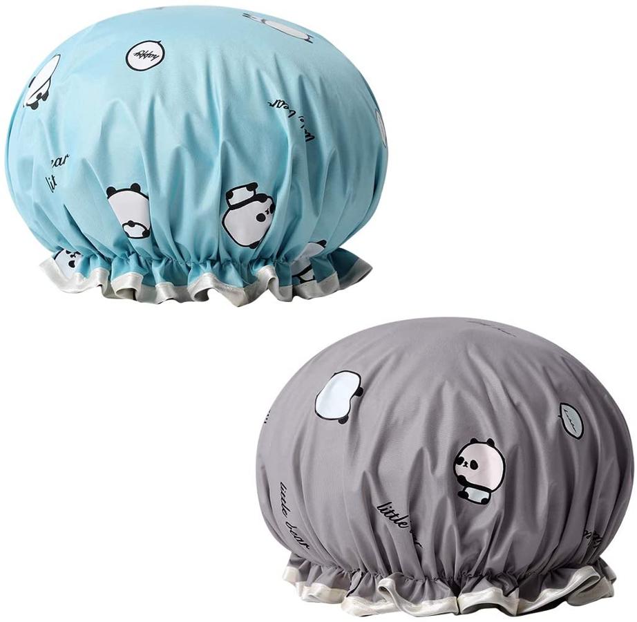 Con protección de doble capa, este pack de dos gorros de ducha impermeables vienen en azul y gris con estampado de osos panda. En Amazon  cuestan 10,99 euros .