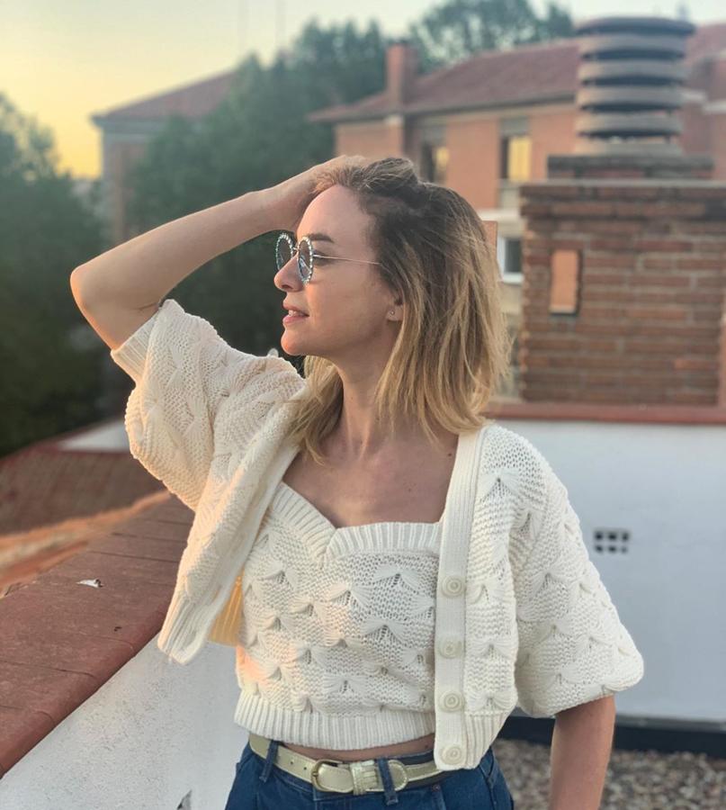 Marta Hazas lució en Instagram este conjunto de chaqueta cropped y top en color crudo de Zra.