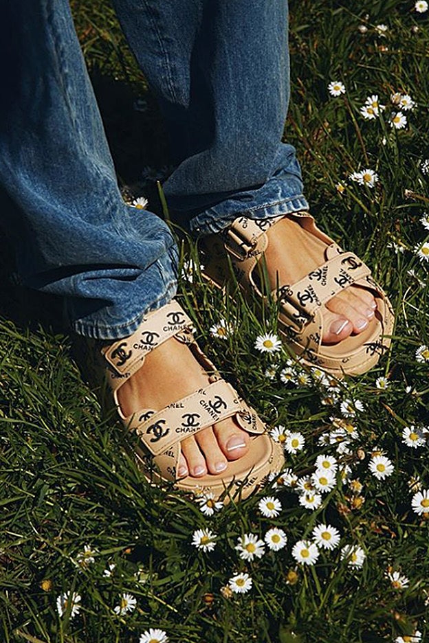 Una versión logomaníaca para las amantes de Chanel.