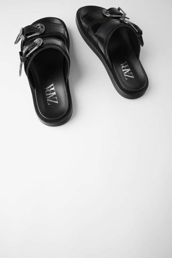 Sandalias tipo 'ugly' de inspiración cowboy, de los Special Prices de Zara (19,99 euros).