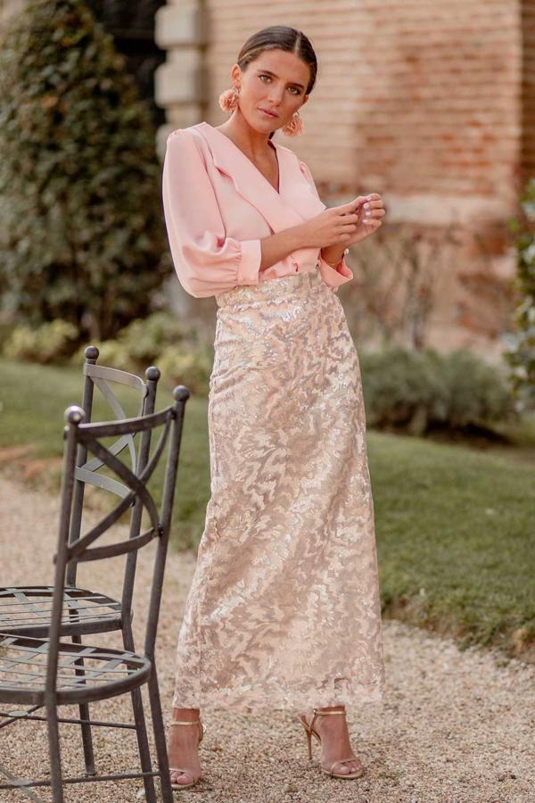 En Malmo puedes encontrar diseños de líneas sencillas y delicadas como esta falda de paillettes (140 euros).